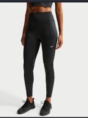 Nike Women’s Black High-Waist Training Leggings large